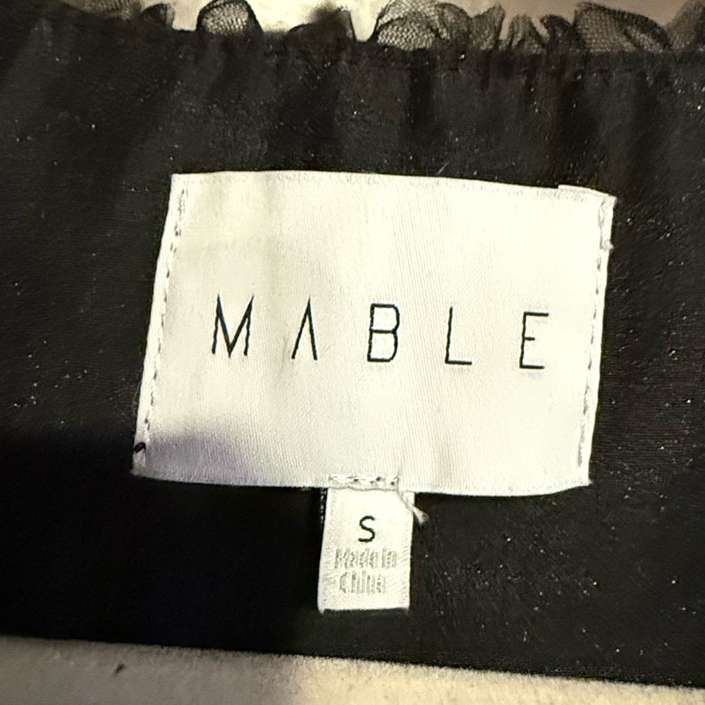 EUC Mable Textured Scallop Puff Sleeve Blouse Top - Picture 7 of 7